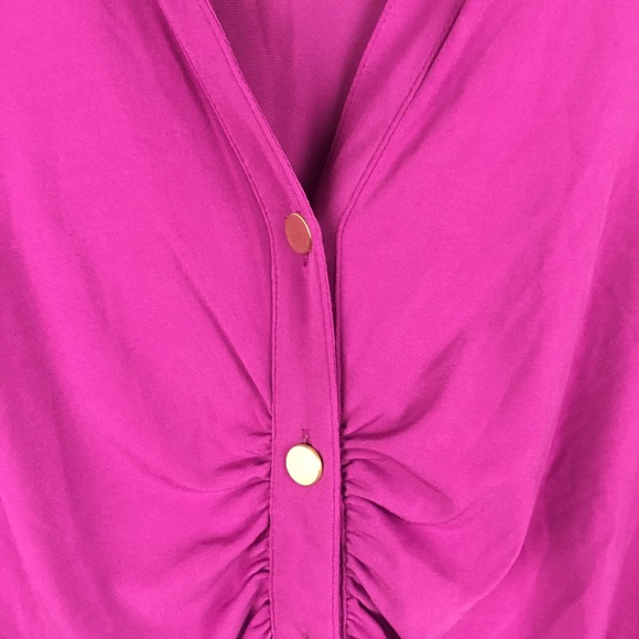 Beautiful blouse vibrant pink color, size XL - Picture 3 of 4